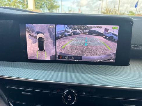 Certified 2025 Nissan Murano SL image 21