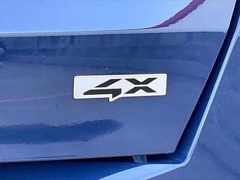 Used 2025 Kia Sorento S image 8