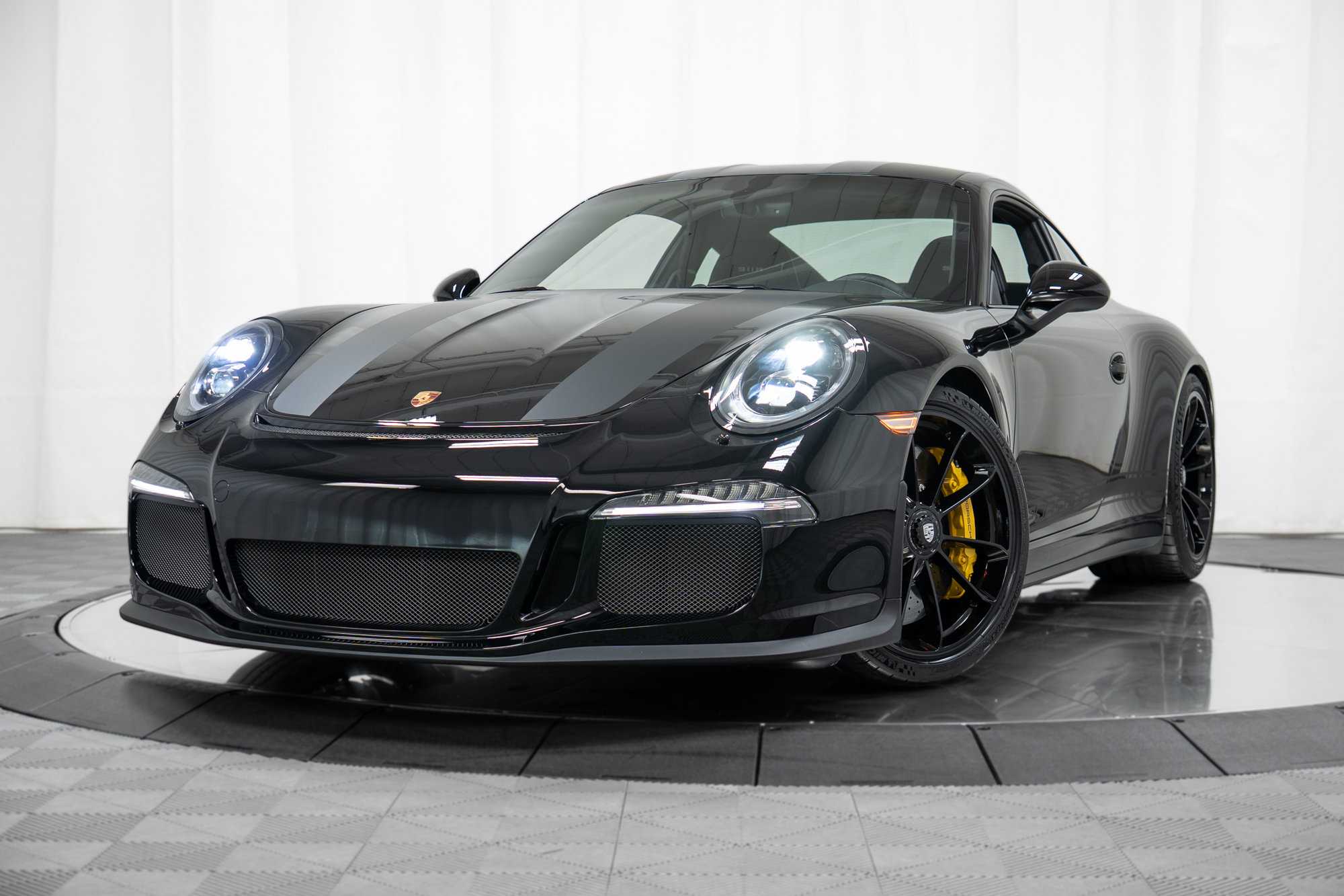 Used 2016 Porsche 911 R RWD image 56