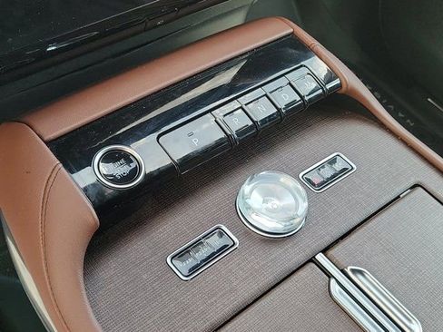 Used 2025 Lincoln Navigator Reserve AWD/4WD image 27