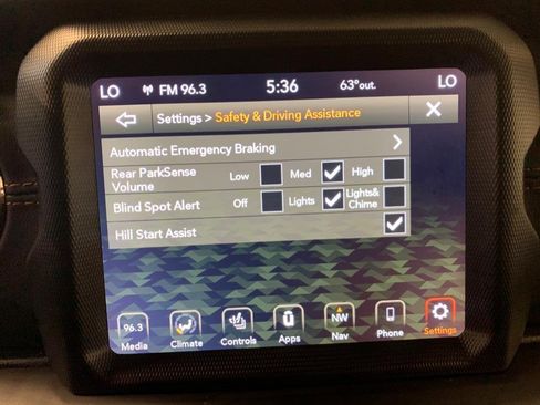 Used 2022 Jeep Wrangler Unlimited Sahara AWD/4WD image 25