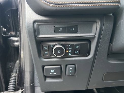 Used 2023 Ford Expedition Platinum image 26