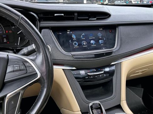 Used 2019 Cadillac XT5 Luxury AWD/4WD image 18