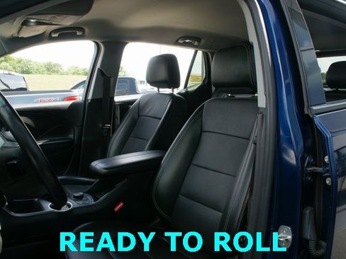 Used 2023 GMC Terrain SLT image 13