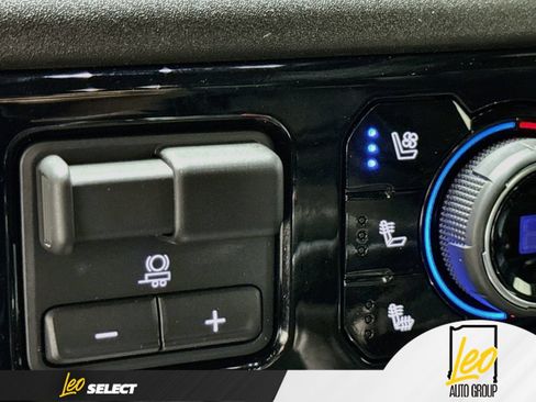 Used 2024 Chevrolet Silverado 1500 High Country AWD/4WD image 24