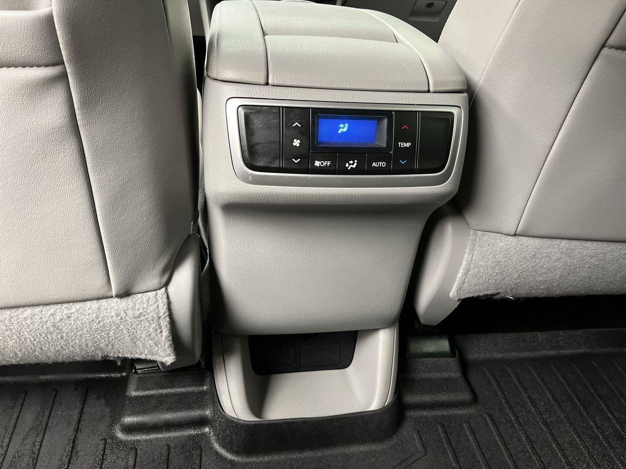Used 2014 Toyota Highlander Plus AWD/4WD image 11
