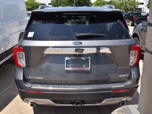Used 2023 Ford Explorer Limited w/ Limited Technology Package AWD/4WD image 7