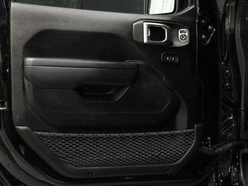 Used 2022 Jeep Wrangler Unlimited Sport AWD/4WD image 14
