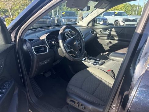 Used 2020 Chevrolet Equinox LT FWD image 2