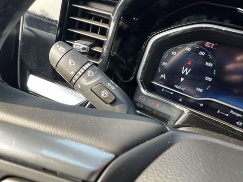 Certified 2025 Chevrolet Silverado 1500 LT image 26