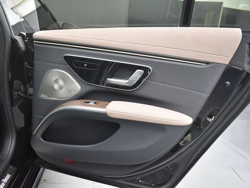Used 2022 Mercedes-Benz EQS 580 4MATIC Sedan image 29
