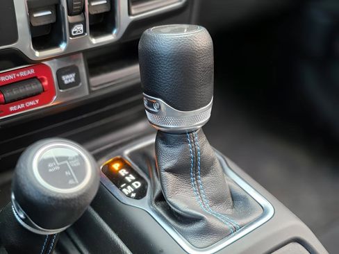 Used 2022 Jeep Wrangler Unlimited Rubicon 4xe image 34