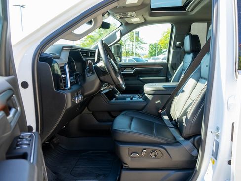 New 2025 GMC Sierra 2500 Denali w/ Denali Reserve Package image 11