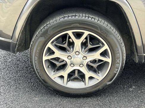 Used 2019 Jeep Grand Cherokee Overland image 7