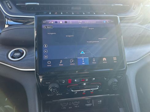 Used 2023 Jeep Grand Cherokee 4WD 4xe w/ Luxury Tech Group II image 34