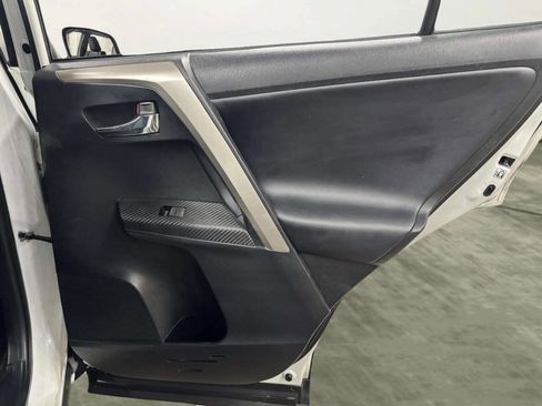 Used 2014 Toyota RAV4 Limited image 19