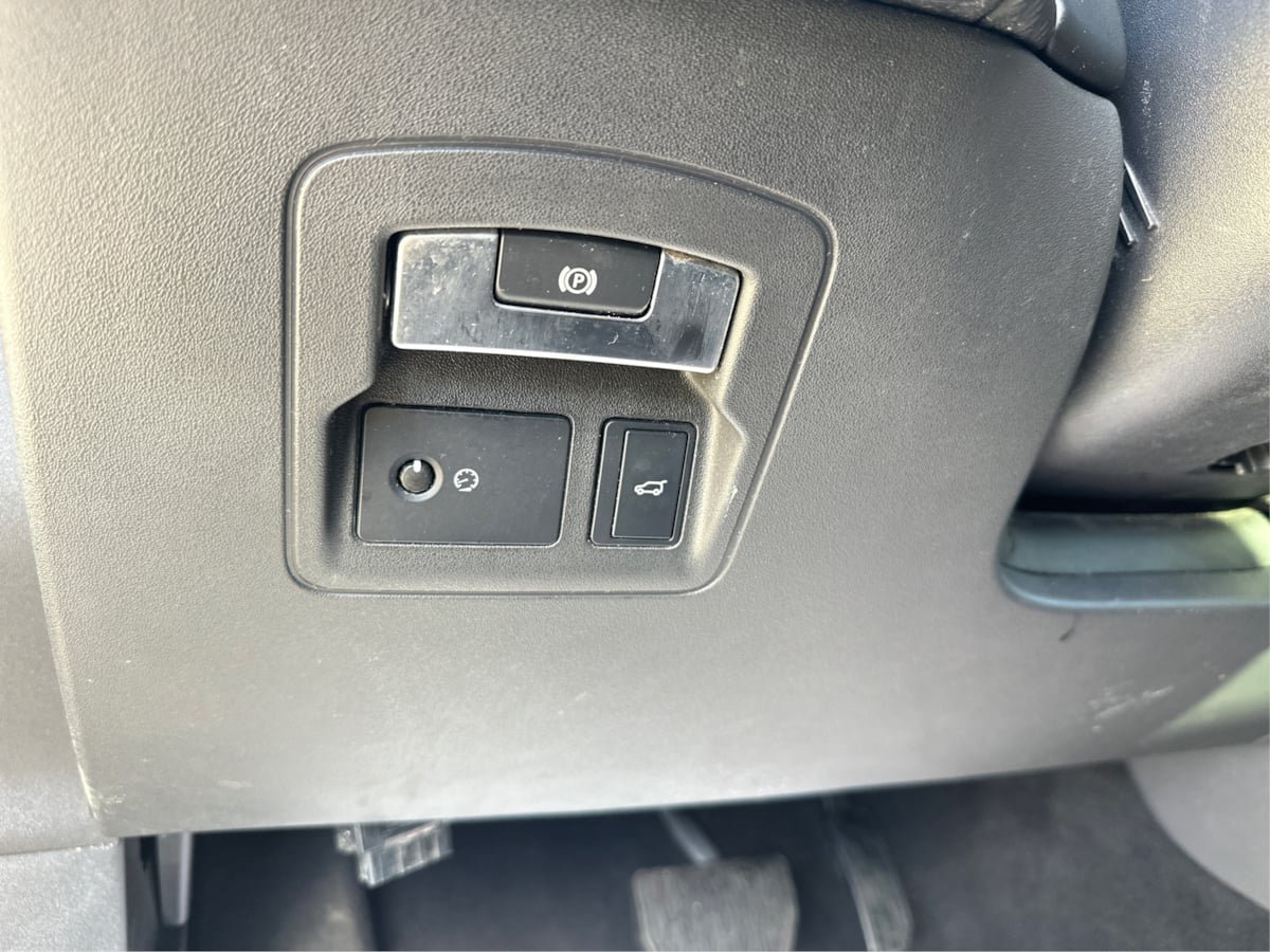Used 2018 Land Rover Range Rover Velar S AWD/4WD image 22