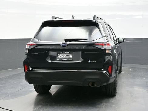Used 2025 Subaru Forester Premium w/ Convenience Package #1 image 6