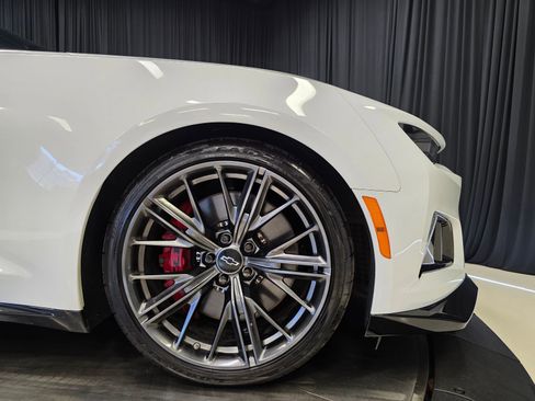 Used 2021 Chevrolet Camaro ZL1 RWD image 51