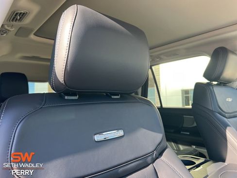 New 2025 Ford Expedition Platinum w/ Driver's Package image 19