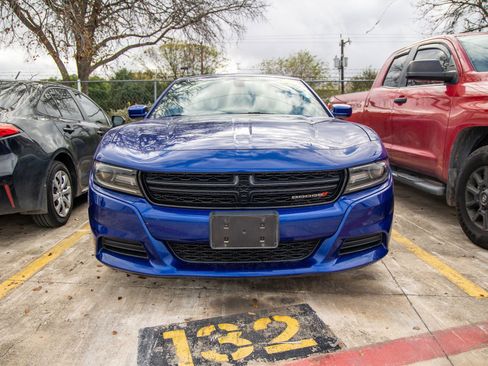 Used 2019 Dodge Charger SXT image 4