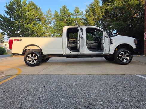 Used 2019 Ford F250 XL w/ Power Equipment Group AWD/4WD image 3