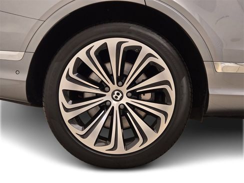 Certified 2022 Bentley Bentayga V8 image 7