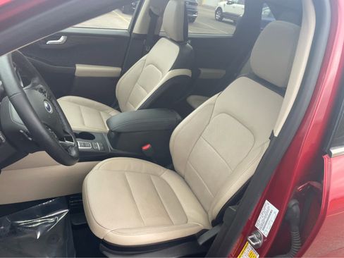 Used 2020 Ford Escape Titanium image 14