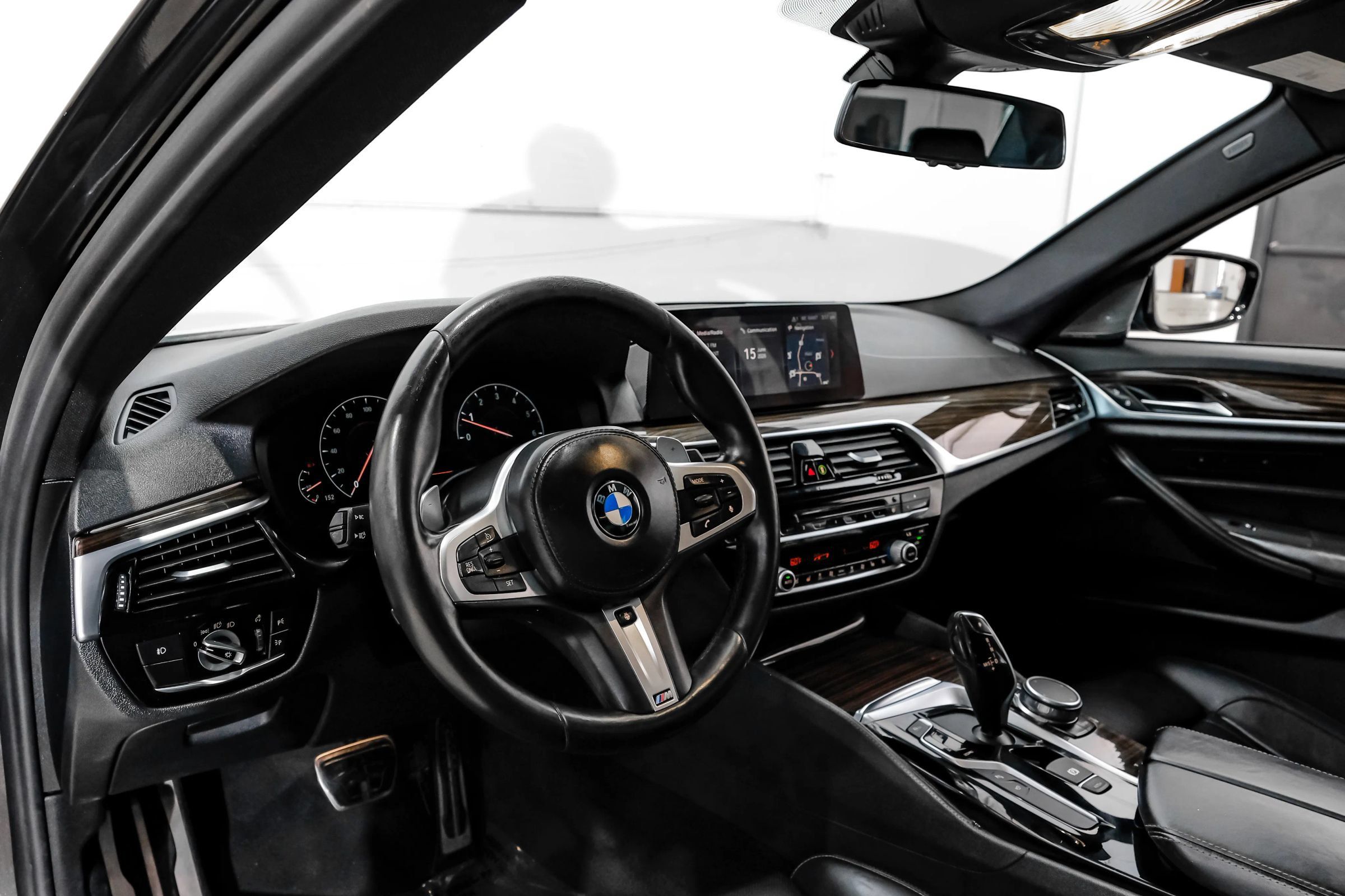 Used 2019 BMW 540i w/ M Sport Package RWD image 24