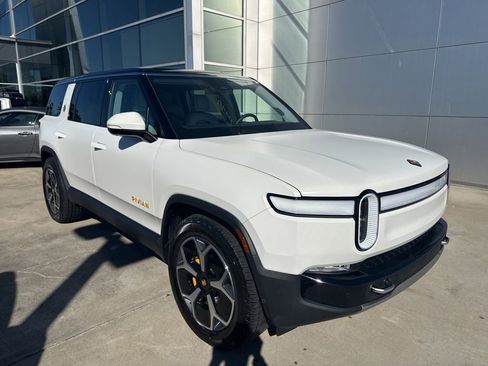Used 2024 Rivian R1S Adventure image 1