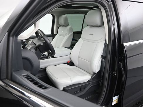 Certified 2025 Ford Expedition Max Platinum AWD/4WD image 9