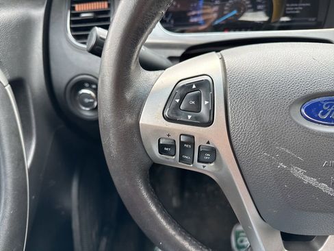 Used 2015 Ford Taurus SEL w/ Equipment Group 201A AWD/4WD image 10