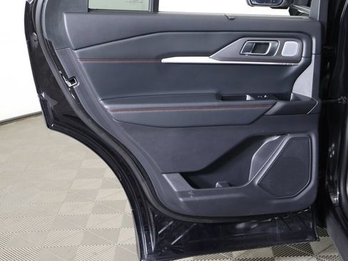 Used 2025 Ford Explorer ST AWD/4WD image 32