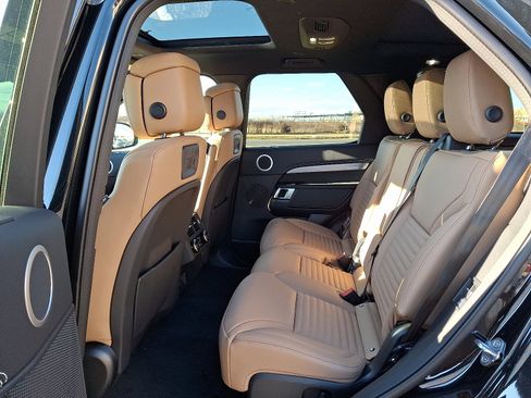 New 2026 Land Rover Discovery Limited Edition image 8