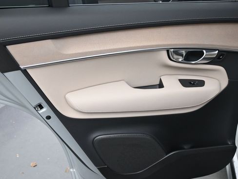 New 2026 Volvo XC90 B6 Plus w/ Protection Package Premier image 17