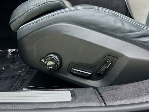 Used 2022 Volvo S60 B5 R-Design w/ Advanced Package image 18