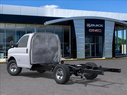 New 2025 GMC Savana 3500 w/ Power Convenience Package image 3