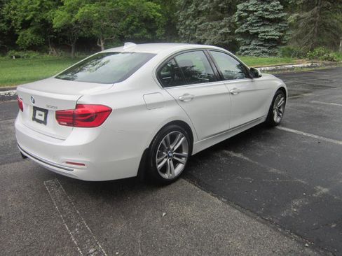 Used 2017 BMW 330i xDrive Sedan AWD/4WD image 18