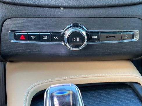 Used 2023 Volvo XC90 T8 Ultimate image 17