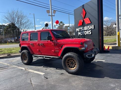 Used 2018 Jeep Wrangler Unlimited Sahara AWD/4WD image 1