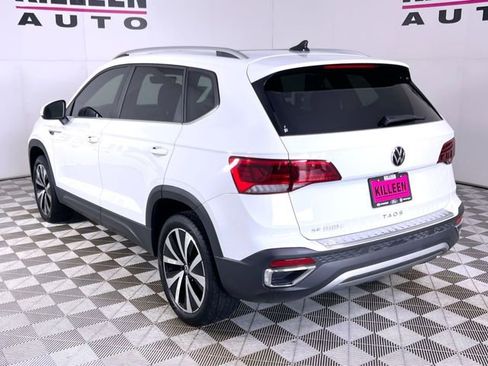 Used 2024 Volkswagen Taos SE image 5