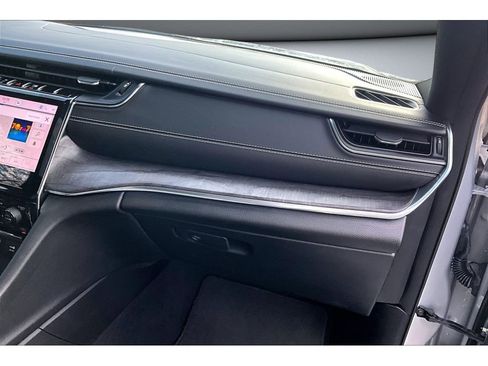 Certified 2024 Jeep Grand Cherokee Overland w/ Luxury Tech Group IV image 18