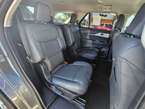 New 2026 Ford Explorer Active w/ Active Comfort Package image 7