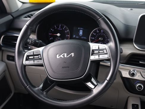 Used 2022 Kia Telluride EX w/ EX Premium Package FWD image 7