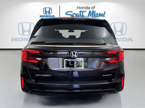 Certified 2025 Honda Odyssey Sport-L image 5