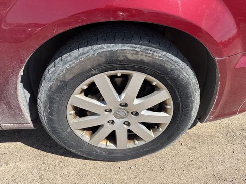 Used 2012 Chrysler Town & Country Touring-L w/ Entertainment Group #2 FWD image 5