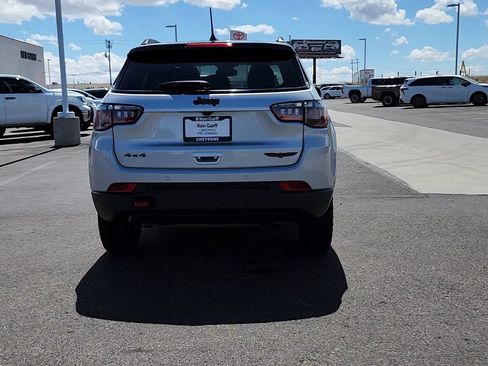 Used 2025 Jeep Compass Trailhawk AWD/4WD image 3