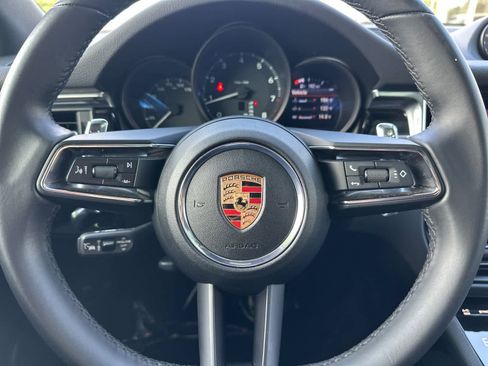 Certified 2025 Porsche Macan AWD/4WD image 26
