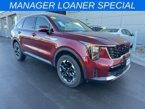 New 2025 Kia Sorento S image 3