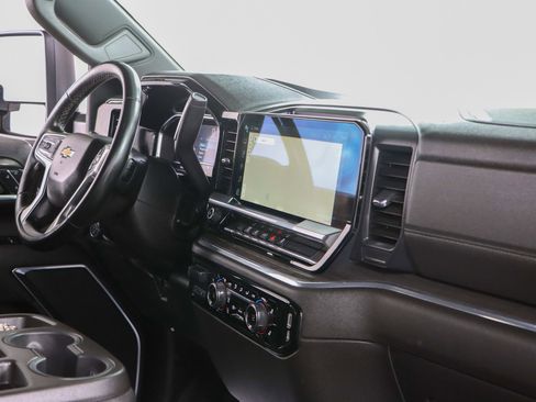 Used 2024 Chevrolet Silverado 2500 LTZ AWD/4WD image 27